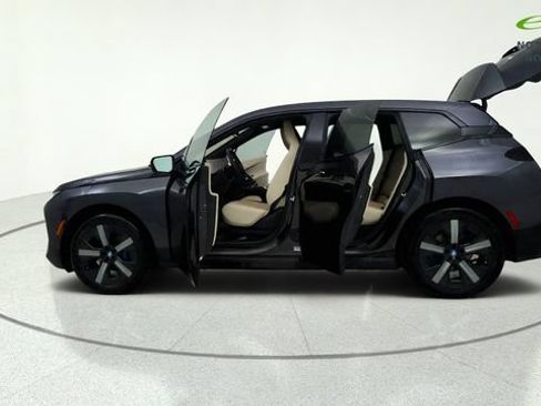 Used 2024 BMW iX xDrive50 w/ Sport Package AWD/4WD image 12