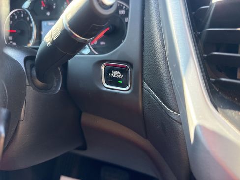 Used 2022 GMC Acadia SLE w/ Driver Convenience Package image 27