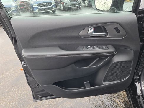 New 2026 Chrysler Pacifica Select image 22