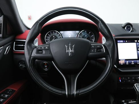 Certified 2023 Maserati Ghibli Modena RWD image 16