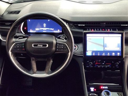 Used 2022 Jeep Grand Cherokee L Limited image 27