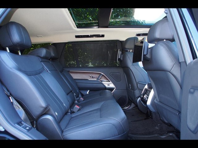 Used 2025 Land Rover Range Rover Long Wheelbase SE AWD/4WD image 14