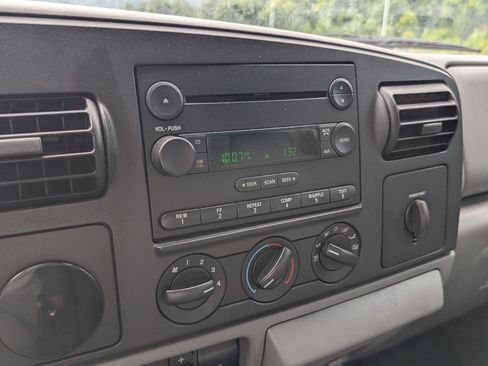 Used 2006 Ford F250 Lariat AWD/4WD image 9