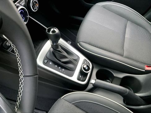 Certified 2025 Hyundai Venue Limited image 16