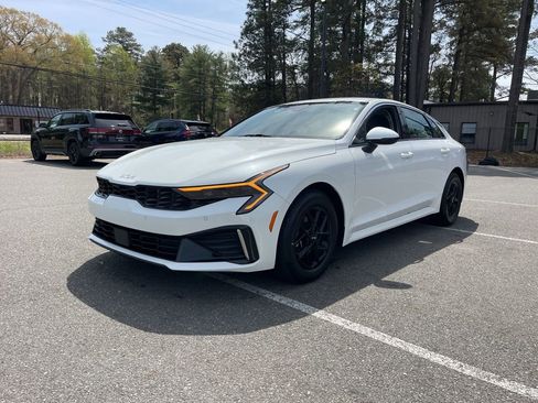 Used 2025 Kia K5 LXS FWD image 2