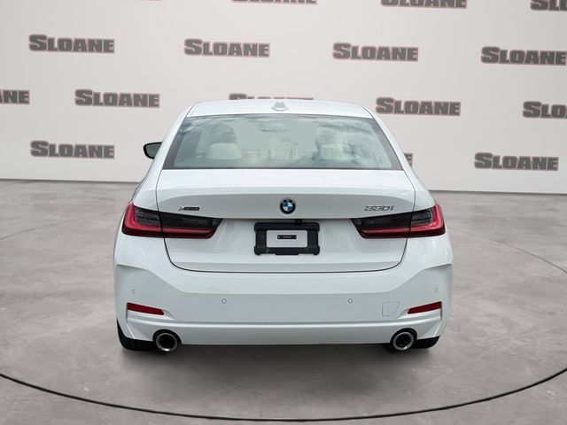 Certified 2023 BMW 330i xDrive Sedan w/ Premium Package AWD/4WD image 4