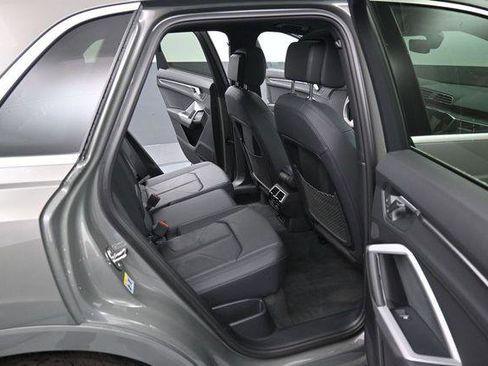 Certified 2025 Audi Q3 2.0T Premium w/ Convenience Package AWD/4WD image 34