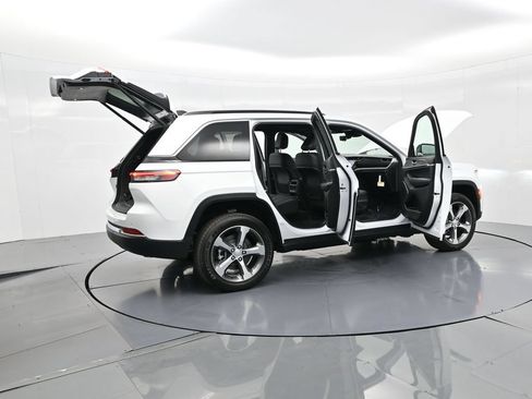 Used 2025 Jeep Grand Cherokee Limited 4xe w/ Luxury Tech Group II AWD/4WD image 26