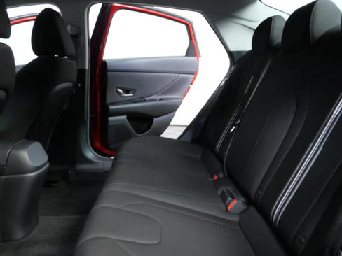 Certified 2023 Hyundai Elantra SEL w/ Convenience Package image 16