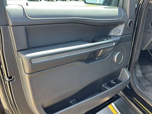 Used 2023 Ford Expedition XLT AWD/4WD image 10