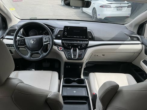 Used 2025 Honda Odyssey EX-L image 16