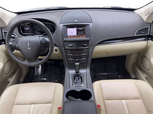 Used 2019 Lincoln MKT AWD image 55