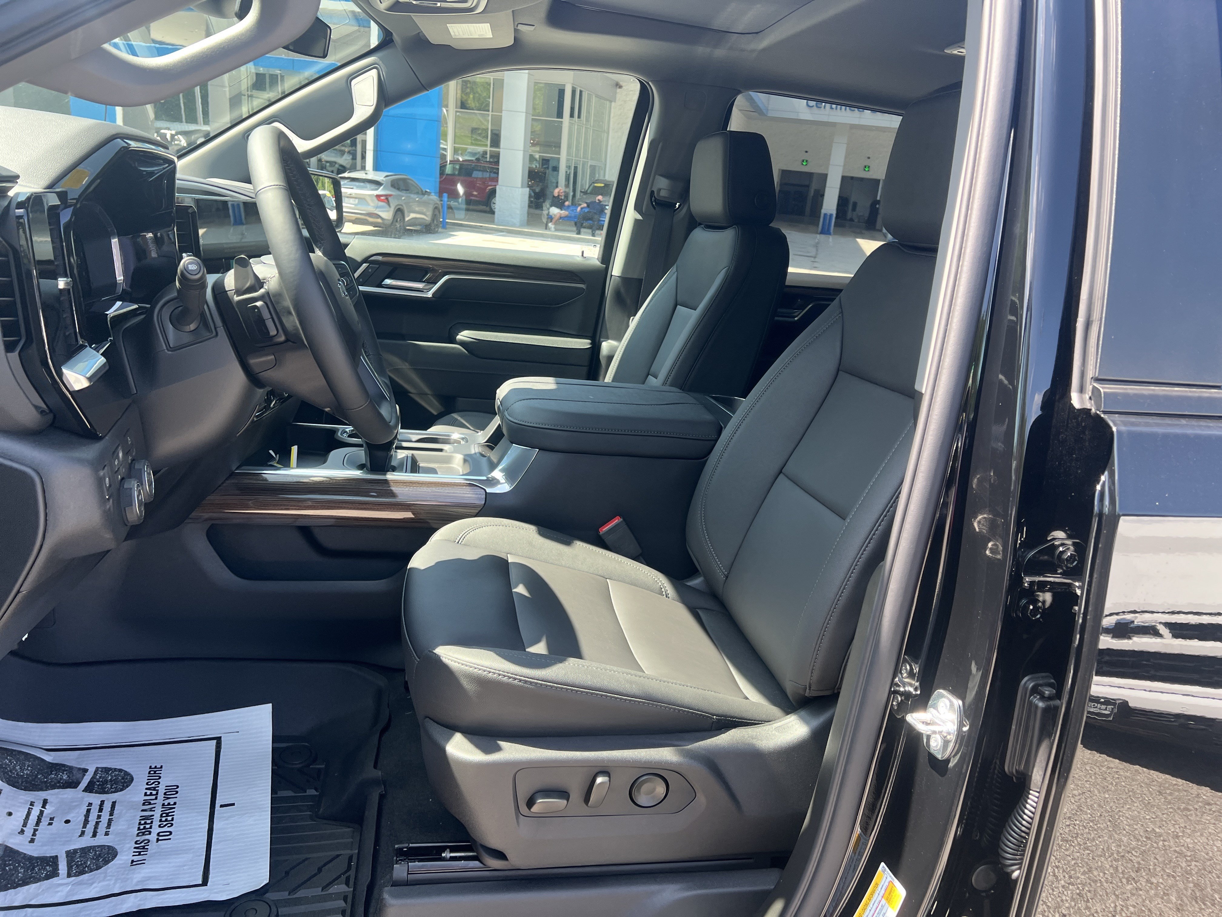 New 2026 Chevrolet Silverado 1500 RST w/ Z71 Off-Road Package AWD/4WD image 7