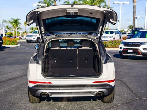 Used 2021 Lincoln Corsair AWD w/ Premium Package image 25