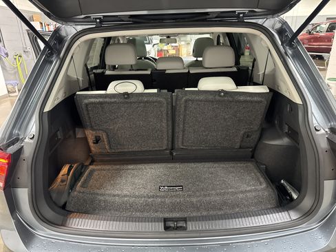 Used 2019 Volkswagen Tiguan SE w/ Panoramic Sunroof Package AWD/4WD image 36