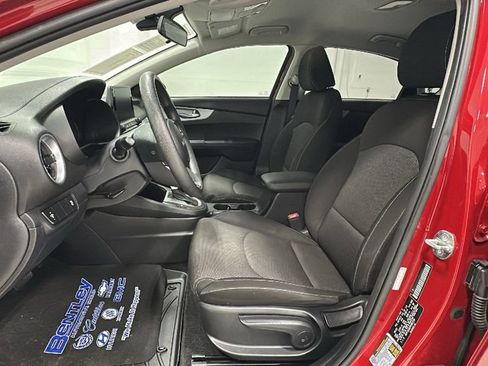 Used 2023 Kia Forte LXS image 9
