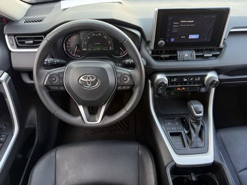 Used 2023 Toyota RAV4 XLE Premium image 12