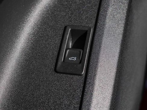 Used 2025 Audi Q5 Premium w/ Convenience Package AWD/4WD image 27