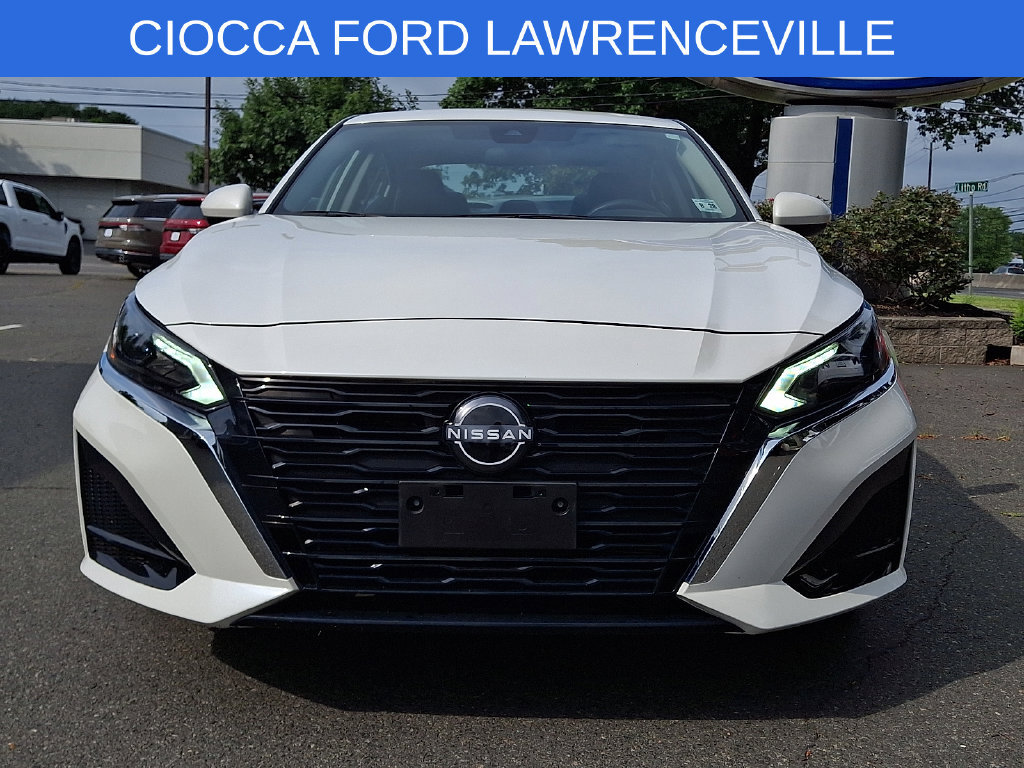 Used 2023 Nissan Altima 2.5 SV AWD/4WD image 5