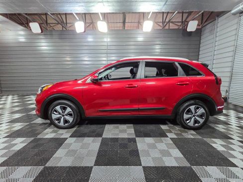Used 2022 Kia Niro LX image 8