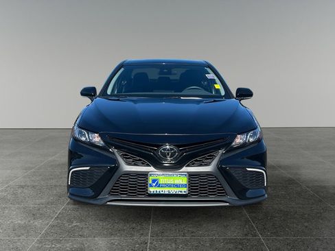 Used 2024 Toyota Camry SE AWD/4WD image 2