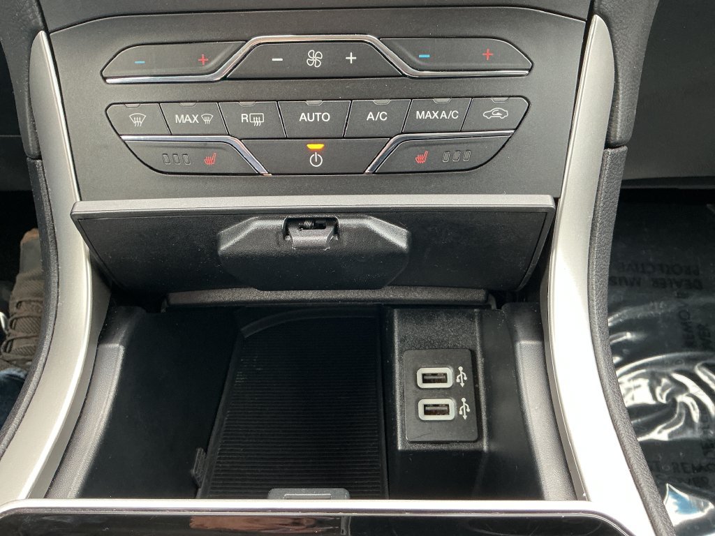 Used 2020 Ford Edge SEL w/ Cold Weather Package AWD/4WD image 21