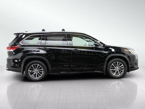 Used 2018 Toyota Highlander AWD V6 image 6