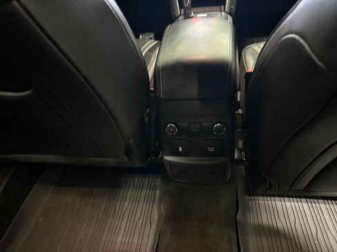 Used 2018 Ford Explorer Platinum image 14