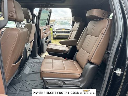 Used 2026 Chevrolet Suburban High Country w/ Sun And Tow Package AWD/4WD image 36