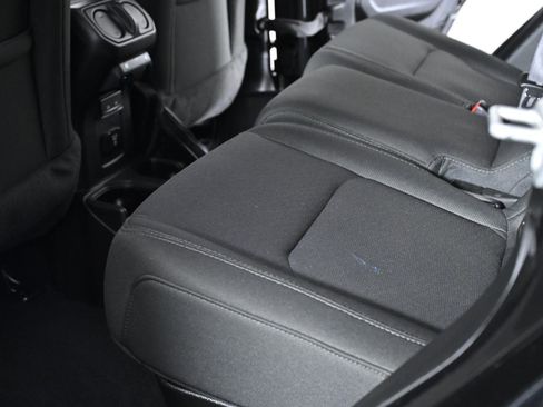 Used 2022 Jeep Gladiator Overland w/ Cold Weather Group image 34