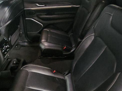 Used 2021 Jeep Grand Cherokee L Limited image 24