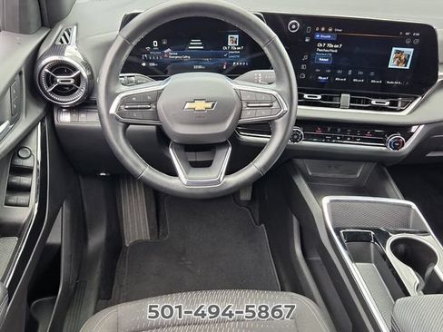 Used 2025 Chevrolet Equinox LT FWD image 11