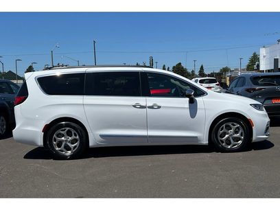 Used 2023 Chrysler Pacifica Limited