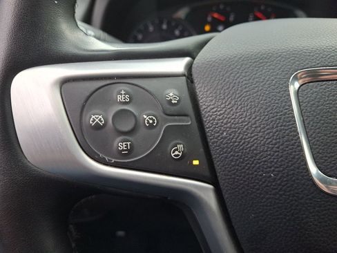 Used 2024 GMC Terrain SLT w/ LPO, Floor Liner Package image 21