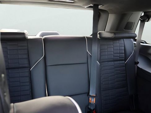 Used 2024 Cadillac Escalade Sport Platinum w/ Heavy-Duty Trailer Package image 15