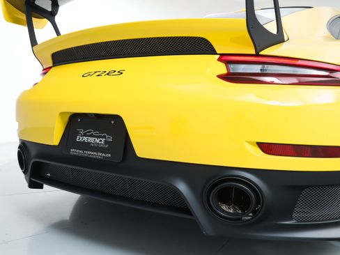Used 2019 Porsche 911 GT2 RS image 16