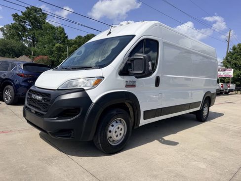 Used 2023 RAM ProMaster 2500 FWD image 2