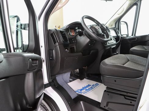 Used 2023 RAM ProMaster 2500 FWD image 3