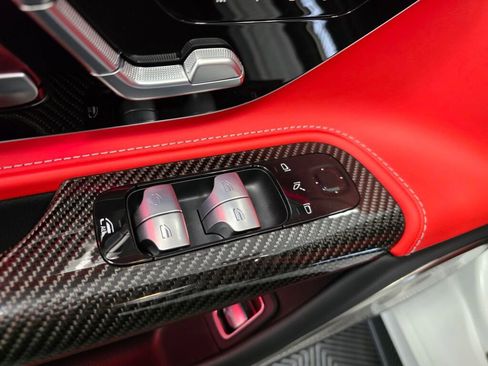 Used 2022 Mercedes-Benz SL 63 AMG 4MATIC image 32