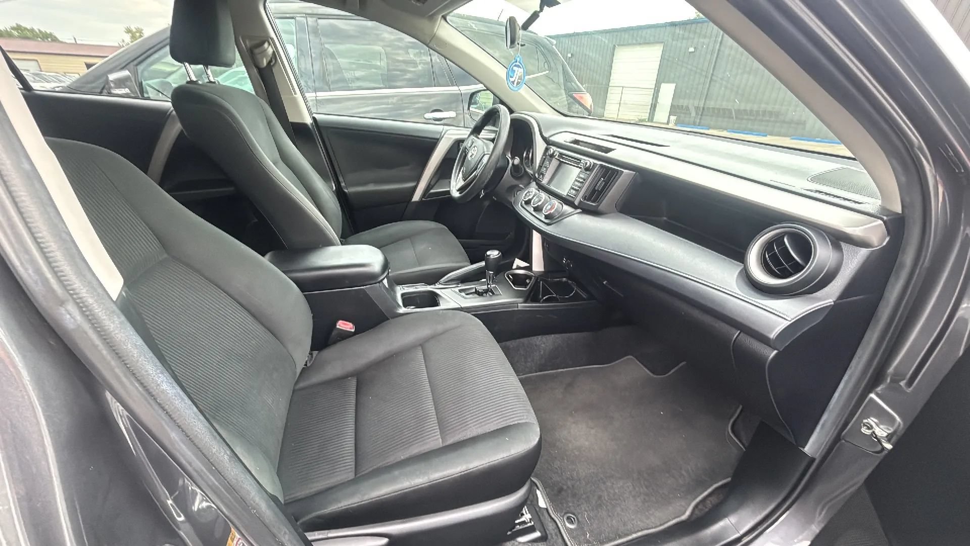 Used 2016 Toyota RAV4 LE FWD image 21