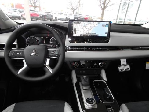New 2026 Mitsubishi Outlander SE AWD/4WD image 14
