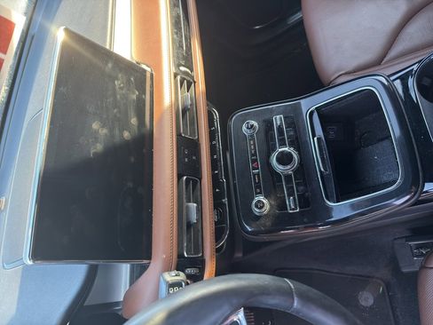 Used 2022 Lincoln Nautilus Reserve image 10