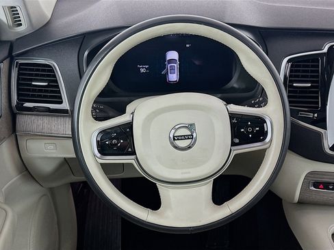 Used 2023 Volvo XC90 B6 Plus image 18