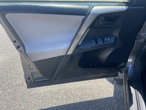Used 2015 Toyota RAV4 LE AWD/4WD image 21
