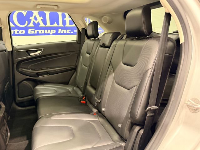 Used 2018 Ford Edge Titanium w/ Equipment Group 301A AWD/4WD image 17