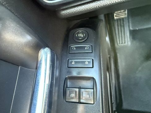 Used 2017 GMC Sierra 1500 2WD Regular Cab image 16