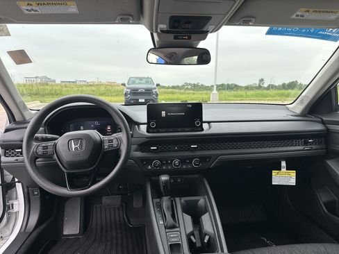 Certified 2025 Honda Accord SE image 10