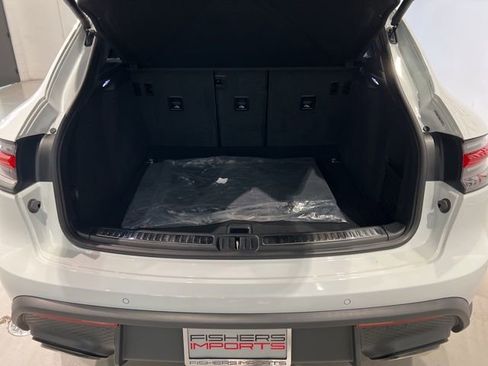 Used 2025 Porsche Macan Turbo image 32