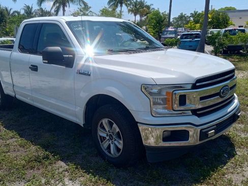 Used 2018 Ford F150 XLT w/ Equipment Group 301A Mid RWD image 4