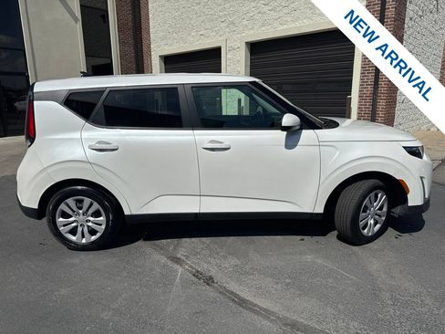 Used 2023 Kia Soul LX FWD image 8